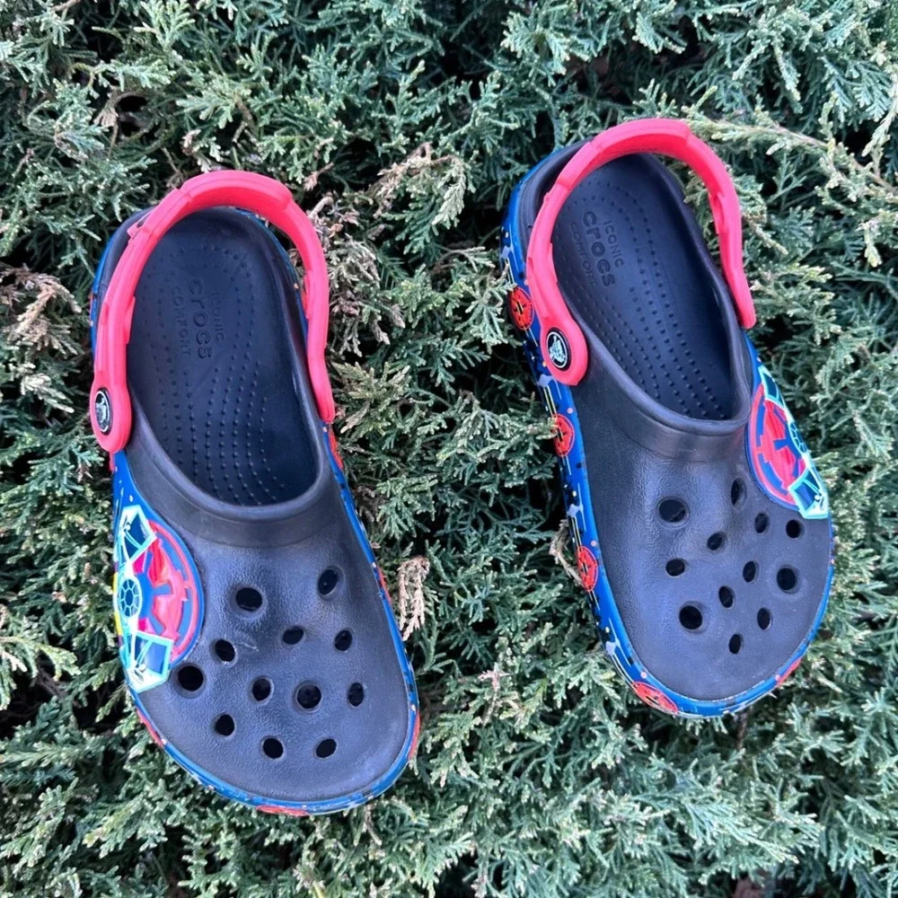 Crocs Kids Classic Star‎ Wars Theme Clogs Toddler Size 11 Blue Sandals